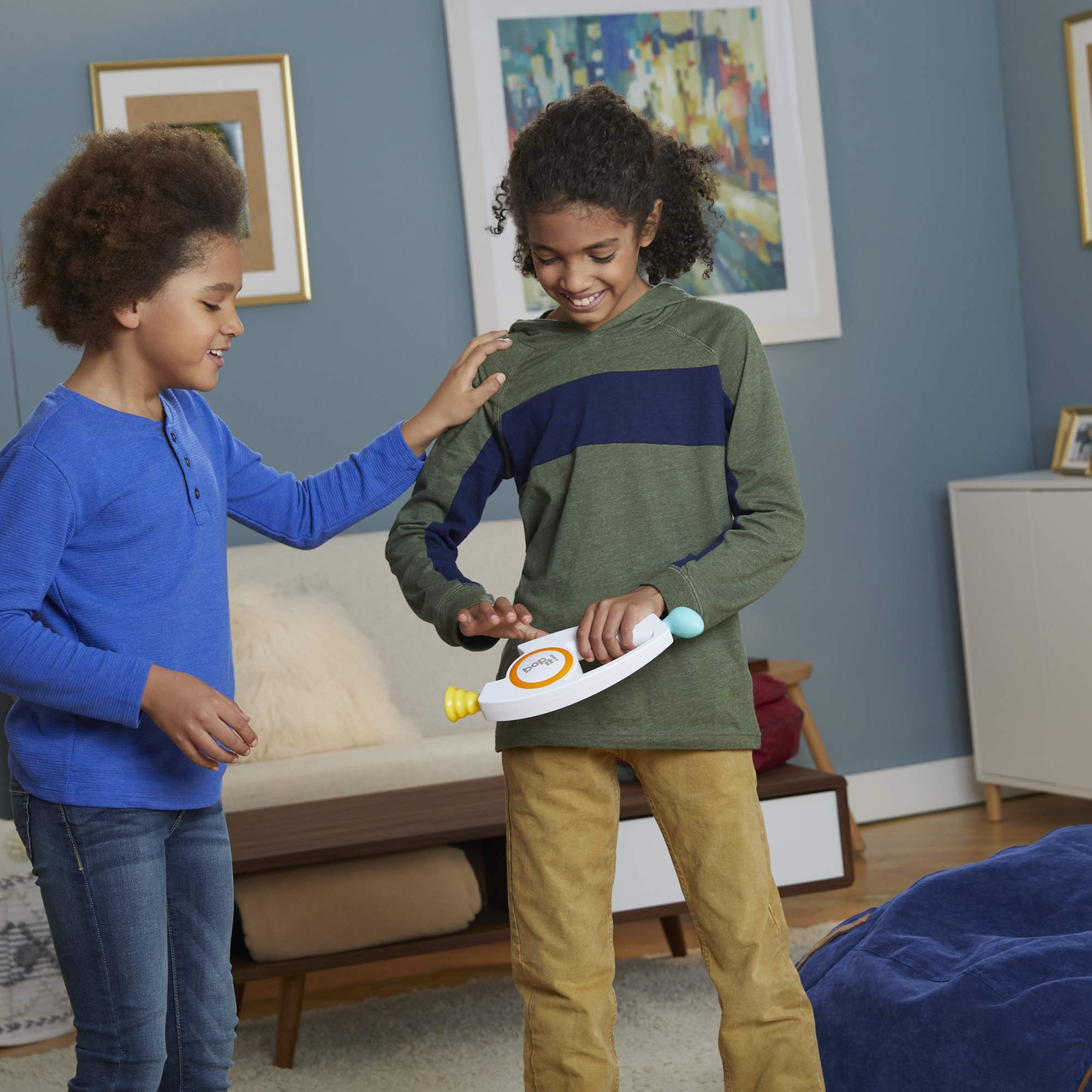 Hasbro Gaming Bop It! Electronic Game for Kids Ages 8 and up, Kids Games for 1 or More Players, Board Games for Kids, Kids Gifts - Image 5