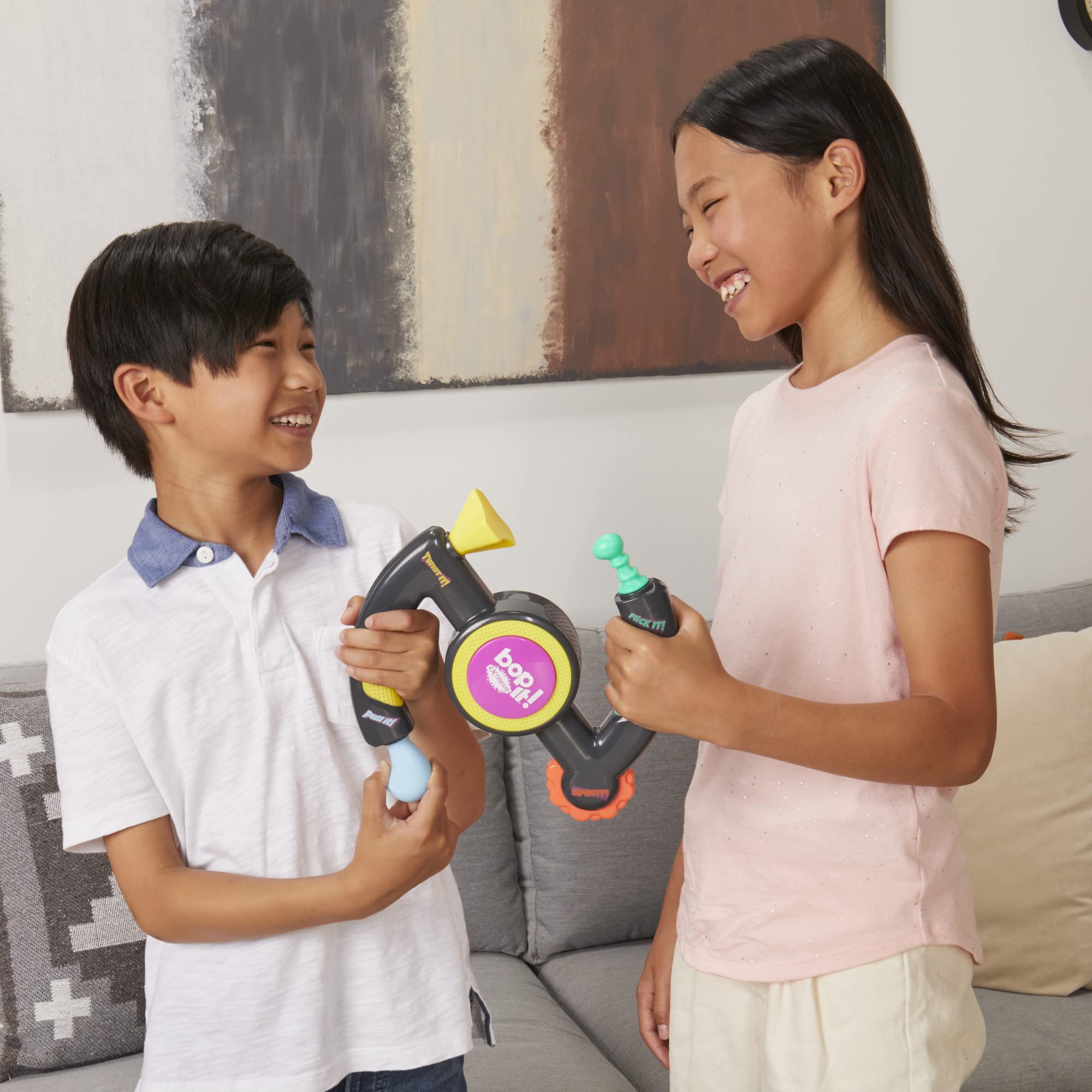 Hasbro Gaming Bop It Extreme Electronic Game for 1 or More Players, Fun Party Interactive Game for Kids Ages 8+, 4 Modes Including One-On-One Mode (Amazon Exclusive) - Image 10