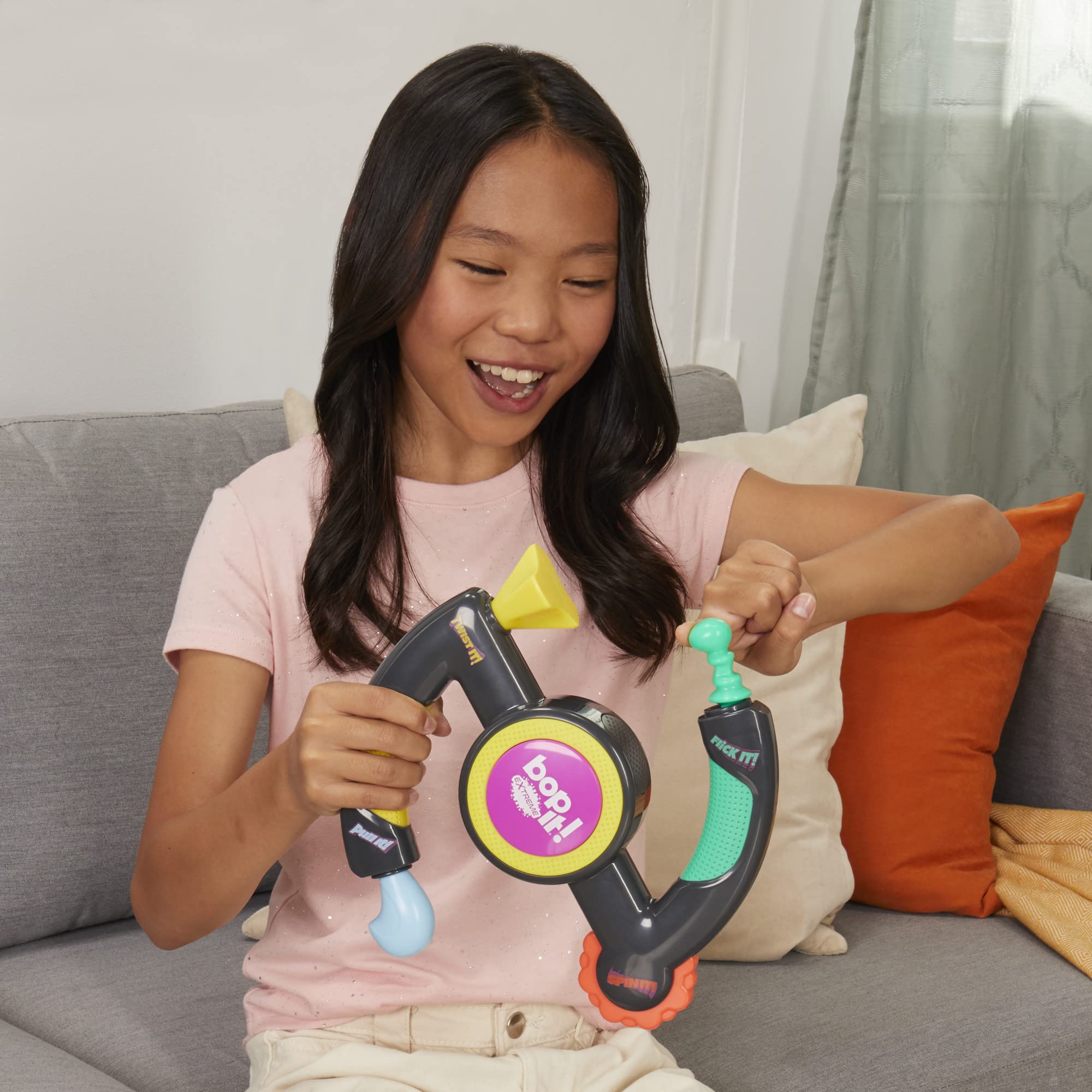 Hasbro Gaming Bop It Extreme Electronic Game for 1 or More Players, Fun Party Interactive Game for Kids Ages 8+, 4 Modes Including One-On-One Mode (Amazon Exclusive) - Image 4