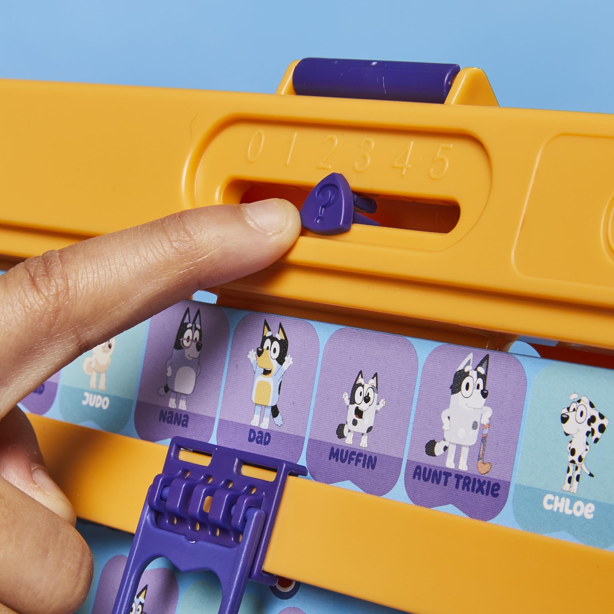 Hasbro Gaming Guess Who? Bluey Edition Game | Bluey Characters and Objects | Fun Kids Board Games for Families | 2 Players | 15 Mins. | Travel Friendly | Ages 6+ - Image 4