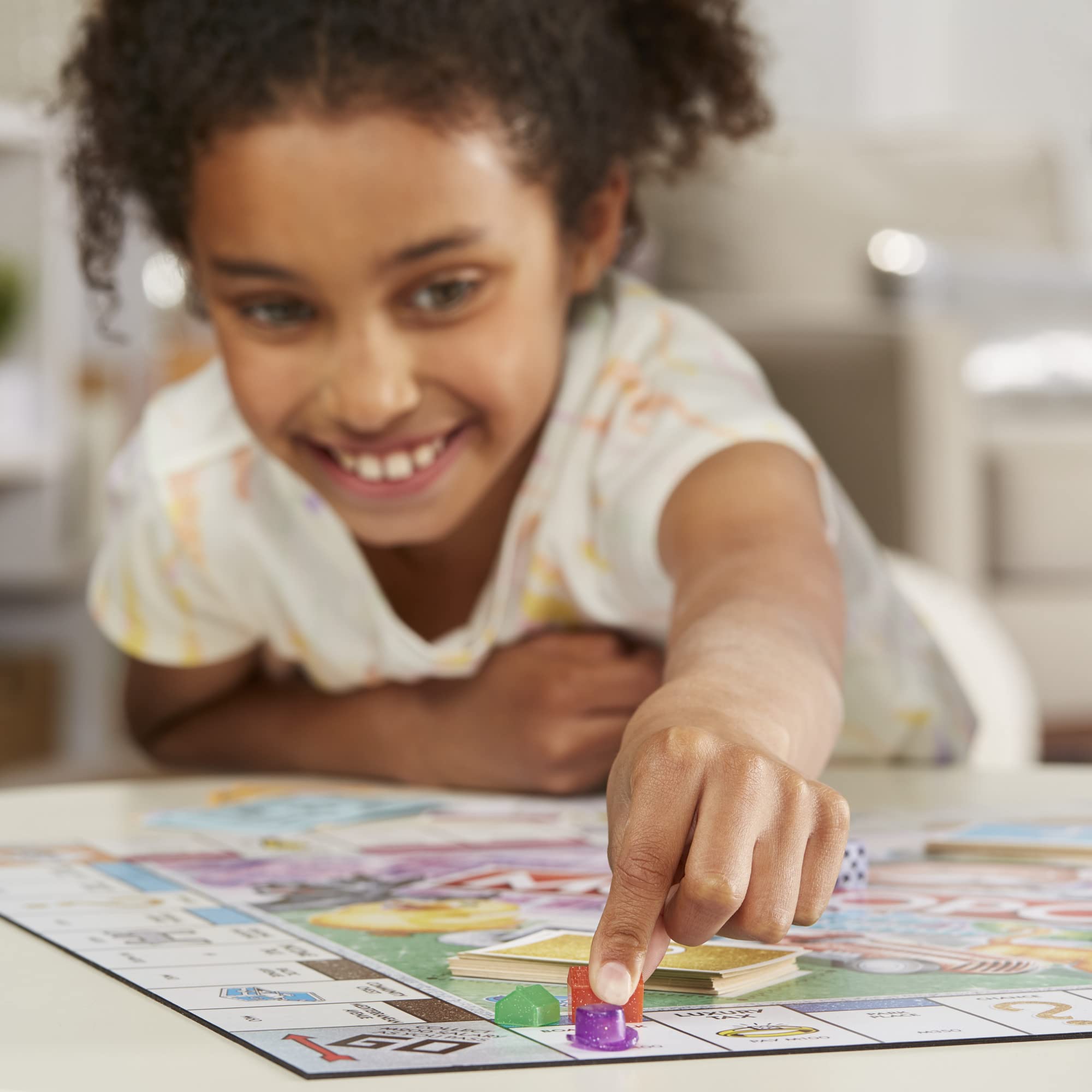 Hasbro Gaming Monopoly Sparkle Edition Board Game, Family Games, with Glittery Tokens, Pearlescent Dice, Sparkly Look, (Amazon Exclusive) - Image 9