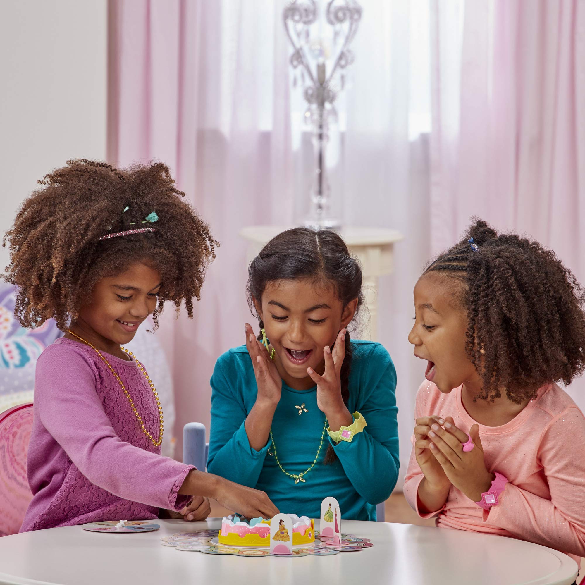 Hasbro Gaming Pretty Pretty Princess: Edition Board Game Featuring Disney Princesses, Jewelry Dress-Up Game for Kids Ages 5 and Up, for 2-4 Players (Amazon Exclusive) - Image 7