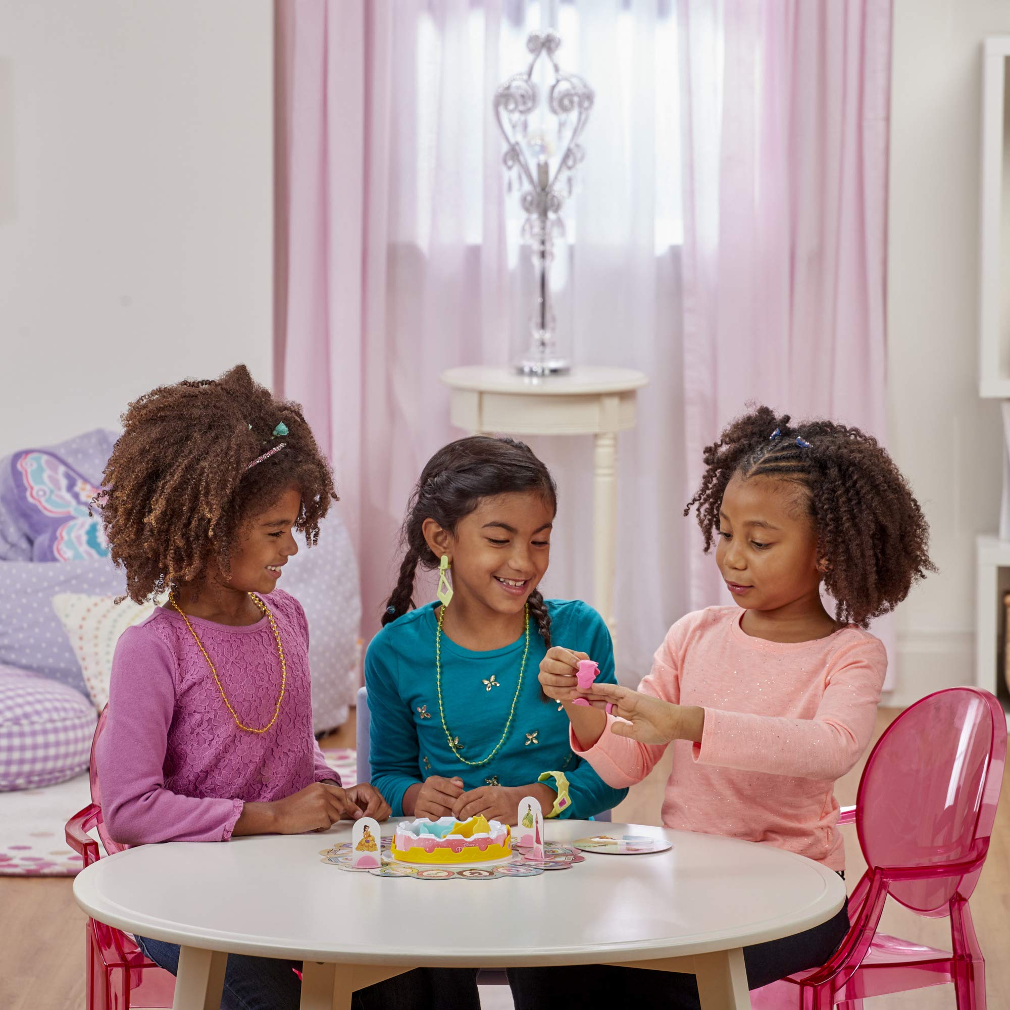 Hasbro Gaming Pretty Pretty Princess: Edition Board Game Featuring Disney Princesses, Jewelry Dress-Up Game for Kids Ages 5 and Up, for 2-4 Players (Amazon Exclusive) - Image 8